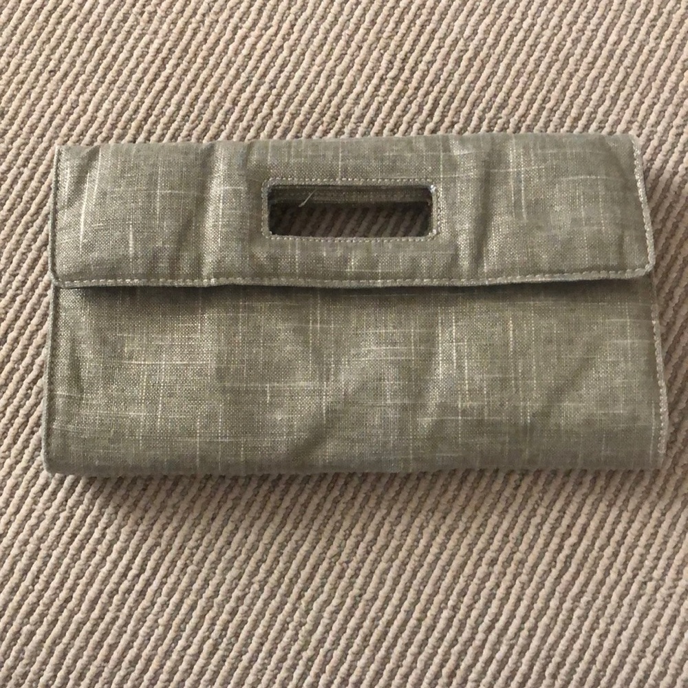 Gap gold fleck clutch